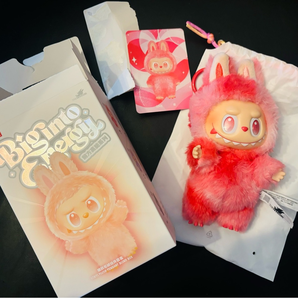 POPMART BIG INTO ENERGY LABUBU LOVE
